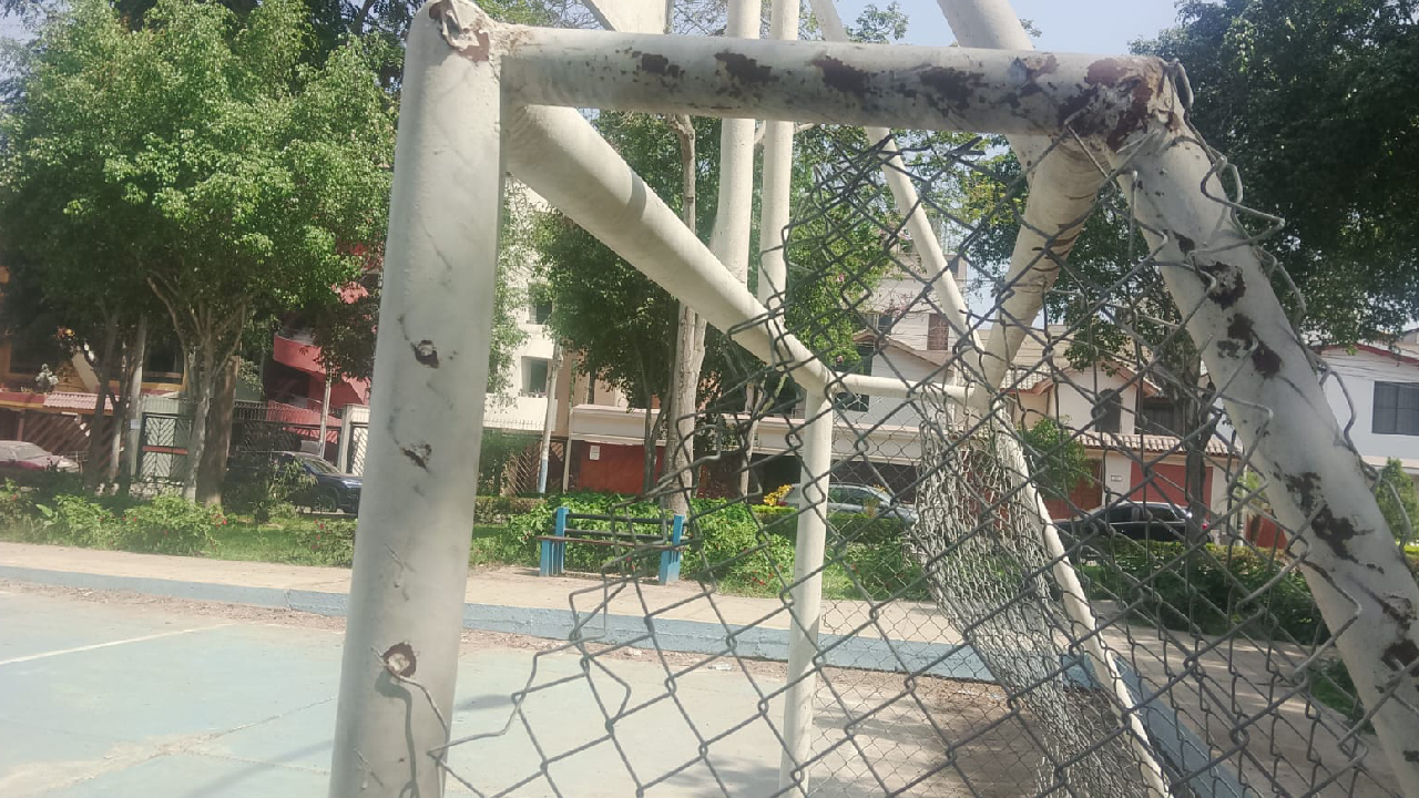 parque-ate-mal-estado2_539946.jpg