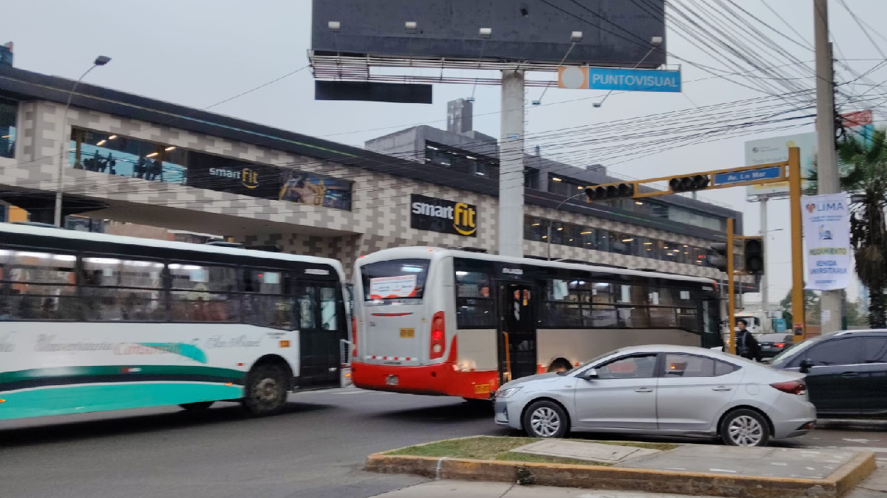 semaforos-malogrados-pueblo-libre_379780.jpg