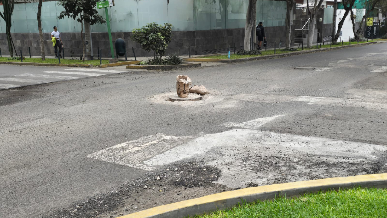 https://erotafono.radio-grpp.io/2026/07/05/pista-mal-estado-miraflores_296930.jpg