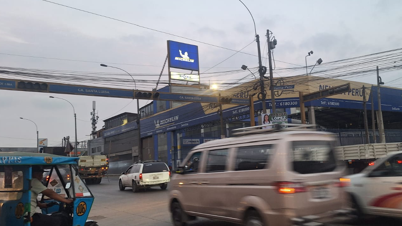 semaforos-alumbrado-ate-el-agustino2_742083.jpg
